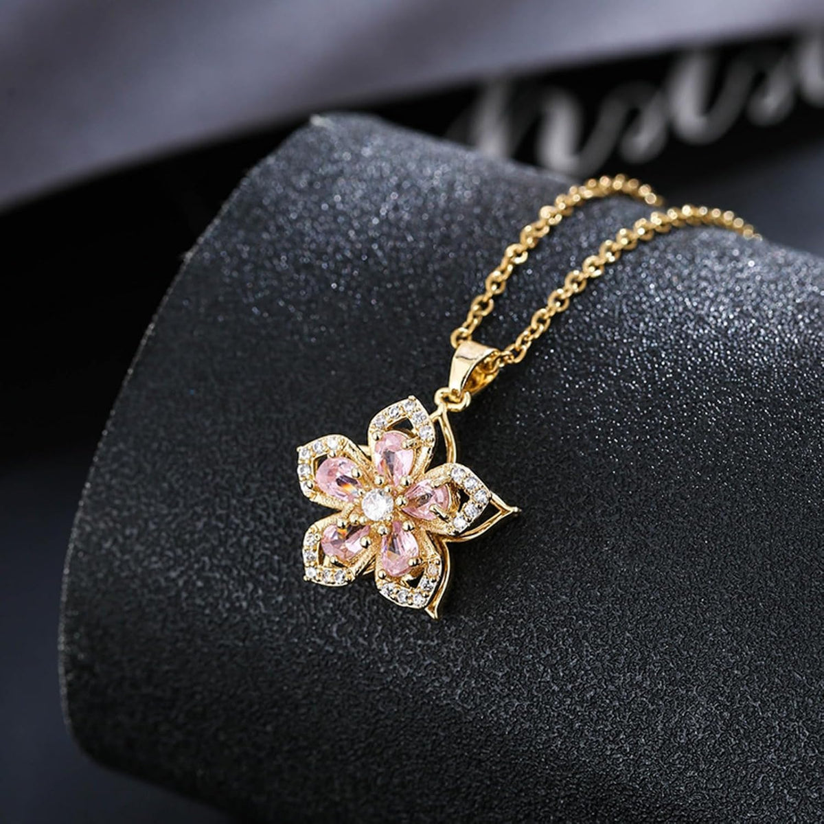 Women’s Gold Floral Stress-Relief Necklace